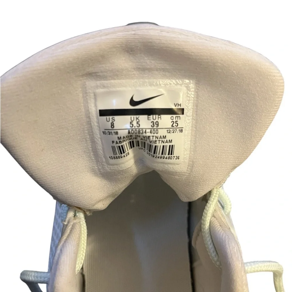 NWOT Nike Women’s Acmi Ghost Aqua running shoes